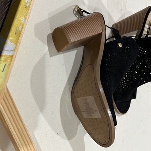 Black DV Women’s Open Toe Booties Size 9.5